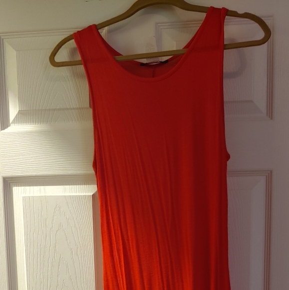 Red red red - Picture 1 of 2